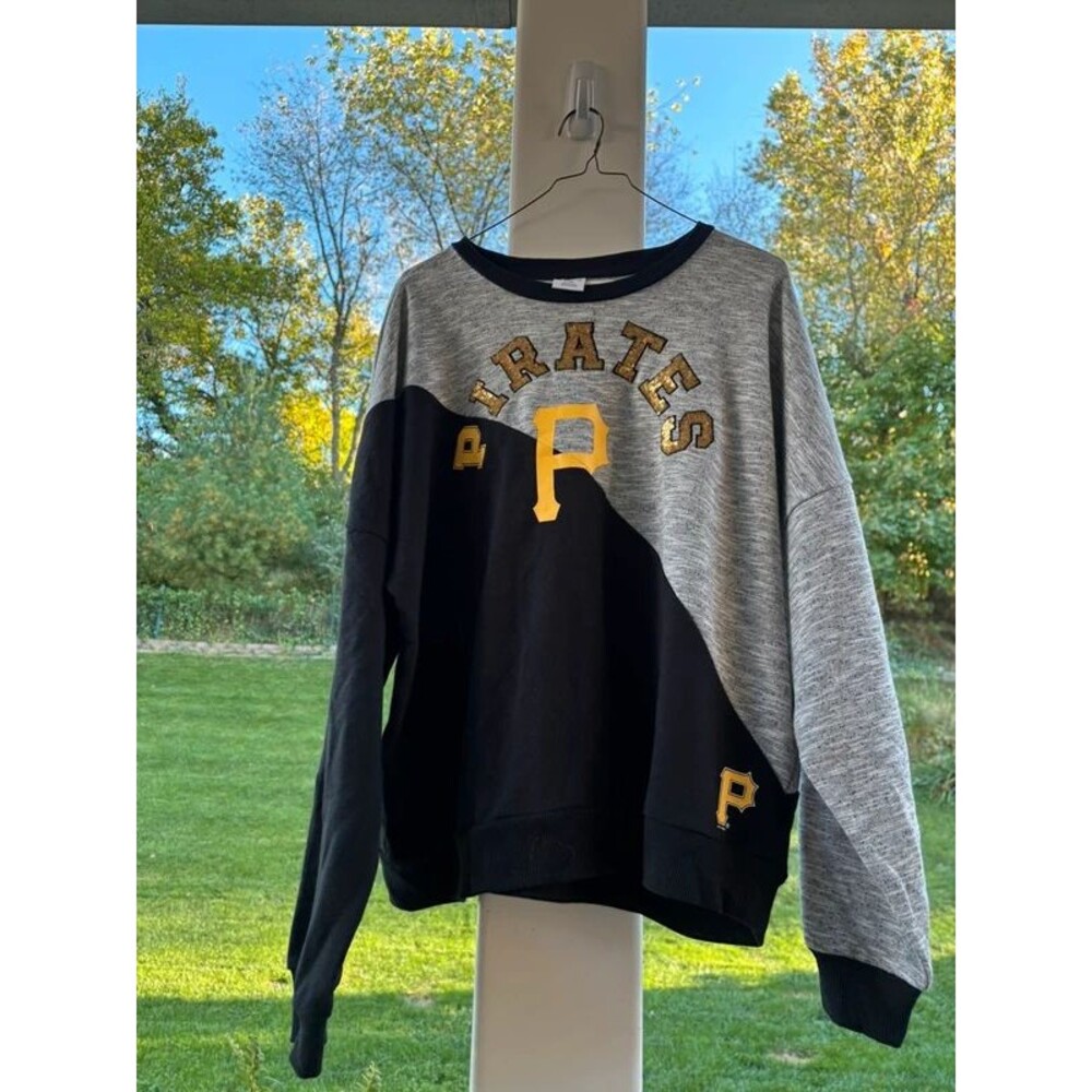 Women’s Pittsburgh pirates sequin crew neck sweatshirt large